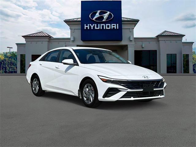 new 2025 Hyundai Elantra HEV car, priced at $28,250