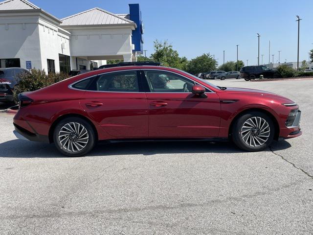 new 2025 Hyundai Sonata Hybrid car, priced at $37,653