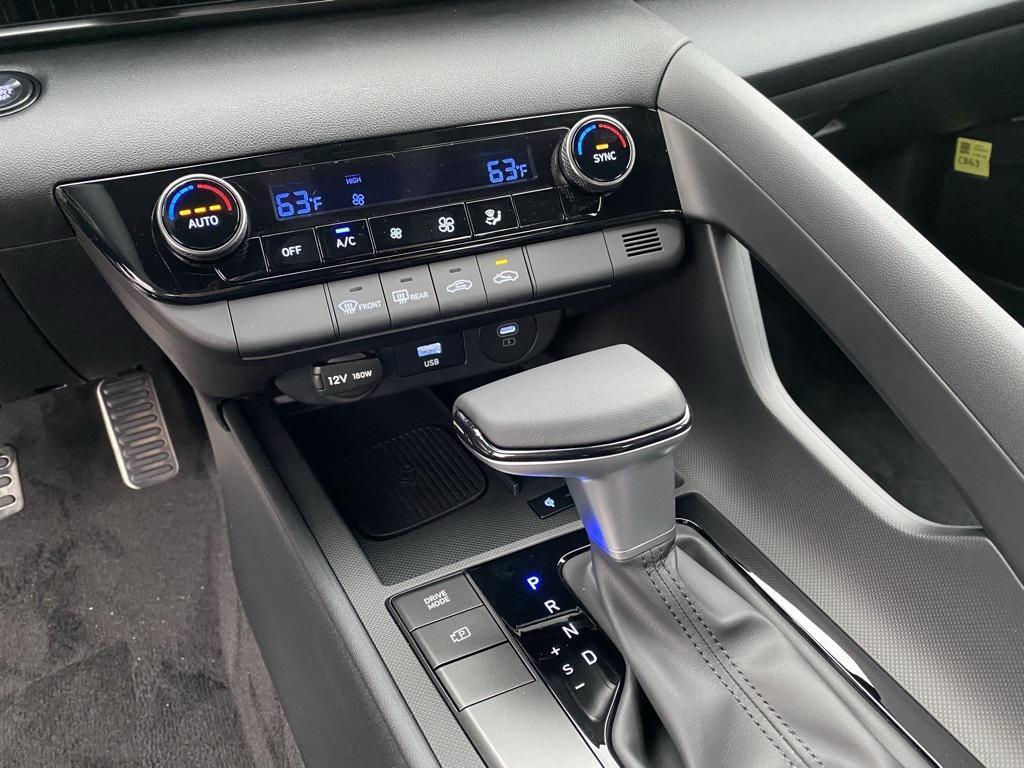 new 2025 Hyundai Elantra car, priced at $24,226