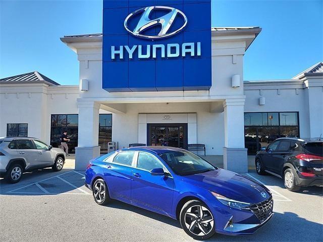 new 2023 Hyundai Elantra HEV car, priced at $26,892
