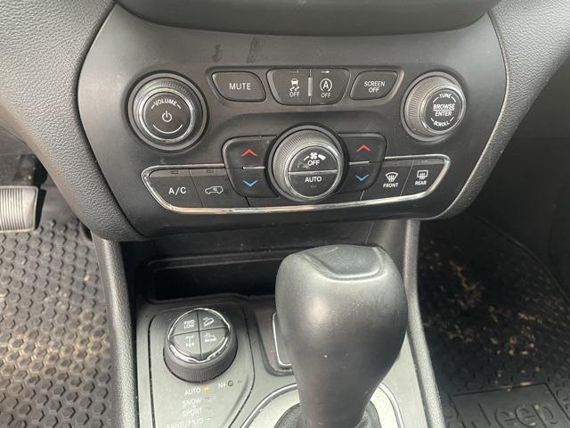 used 2019 Jeep Cherokee car, priced at $17,500