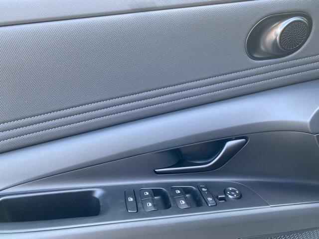 new 2025 Hyundai ELANTRA HEV car, priced at $25,175