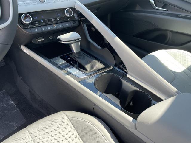 new 2025 Hyundai Elantra car, priced at $27,008