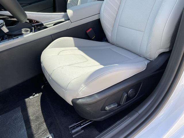 new 2025 Hyundai Elantra car, priced at $27,008