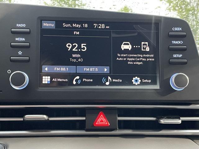 new 2025 Hyundai Elantra car, priced at $23,094
