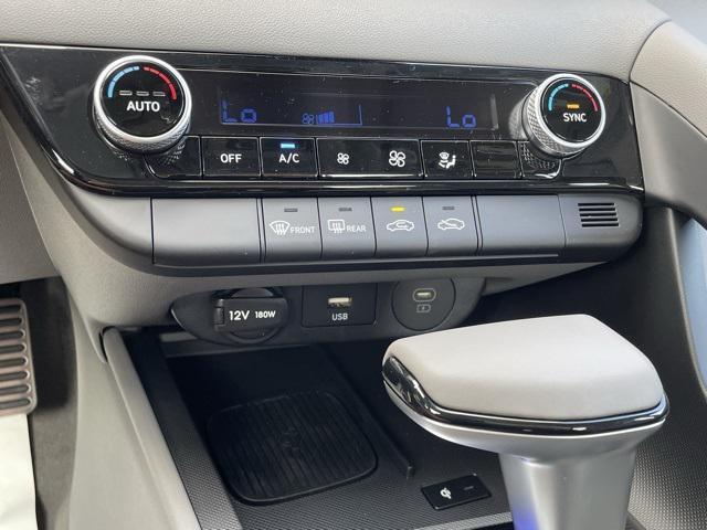 new 2025 Hyundai Elantra car, priced at $23,094