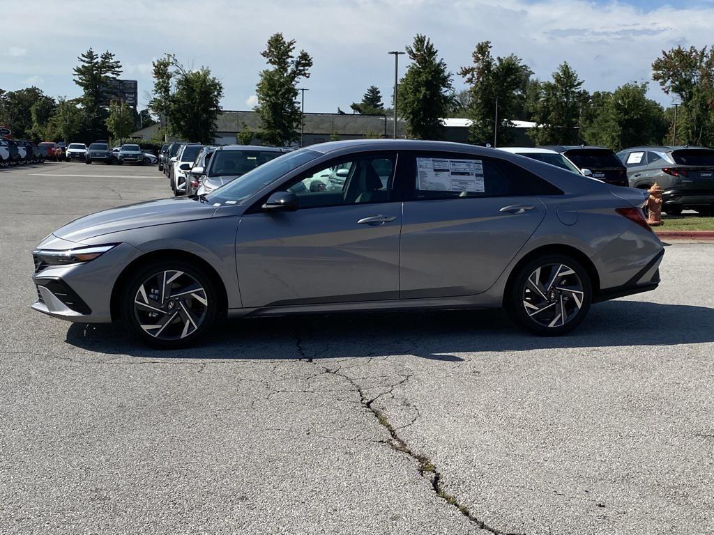 new 2025 Hyundai ELANTRA HEV car, priced at $25,183