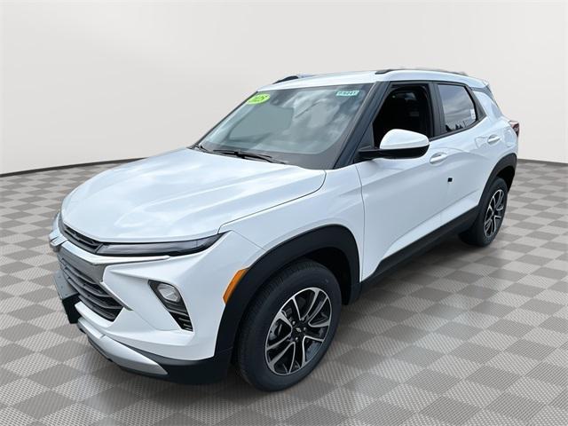 new 2025 Chevrolet TrailBlazer car, priced at $28,240