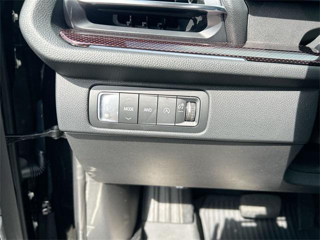 new 2025 Chevrolet Traverse car, priced at $50,510