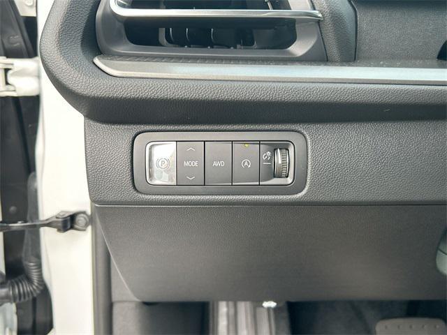 new 2026 Chevrolet Traverse car, priced at $44,695