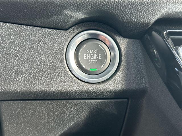 new 2025 Chevrolet Traverse car, priced at $50,280