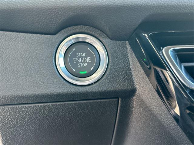 new 2025 Chevrolet Traverse car, priced at $45,345