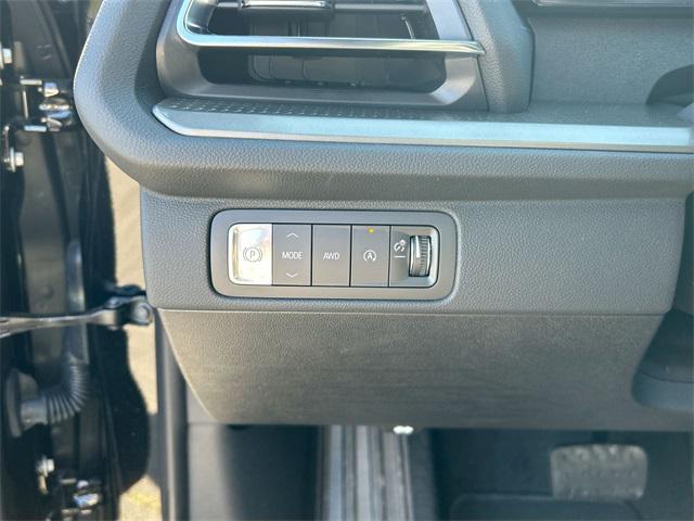 new 2025 Chevrolet Traverse car, priced at $45,345