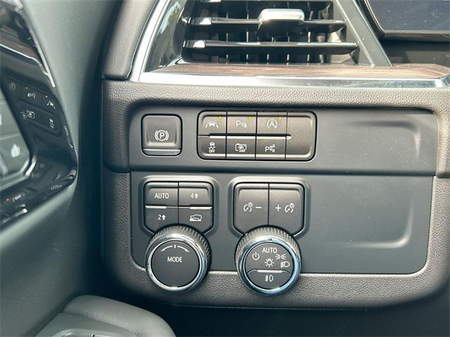 new 2025 Chevrolet Suburban car, priced at $72,060