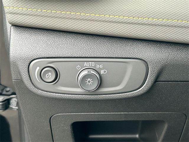 new 2025 Chevrolet TrailBlazer car, priced at $32,335