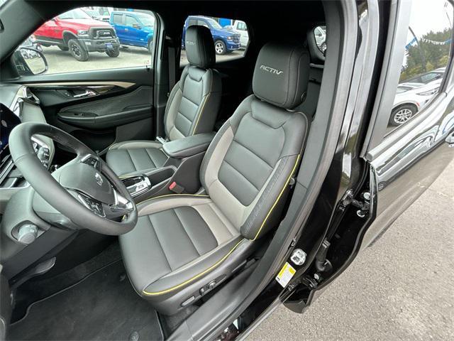 new 2025 Chevrolet TrailBlazer car, priced at $32,335
