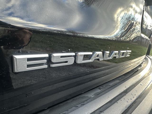 used 2019 Cadillac Escalade ESV car, priced at $25,477