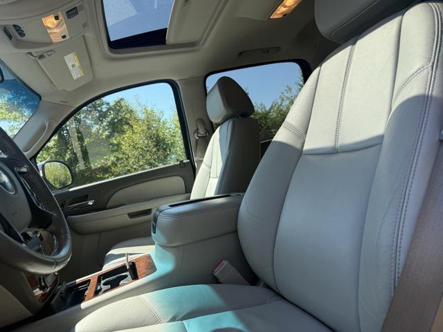 used 2008 Chevrolet Avalanche car, priced at $12,976