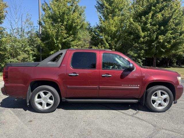 used 2008 Chevrolet Avalanche car, priced at $12,976