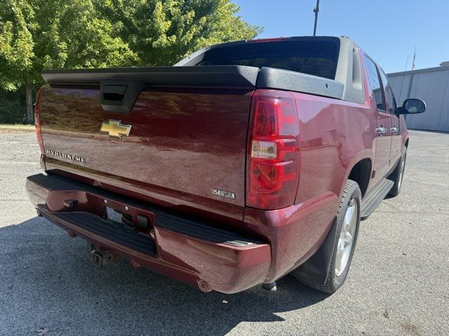 used 2008 Chevrolet Avalanche car, priced at $12,976