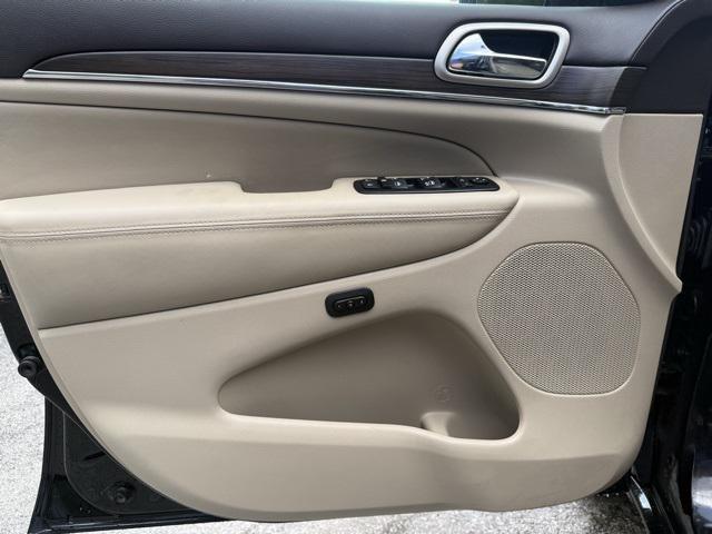 used 2017 Jeep Grand Cherokee car, priced at $13,376
