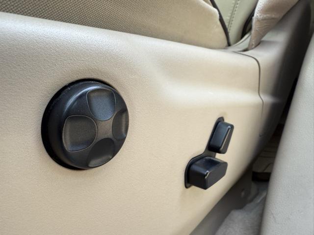 used 2015 Jeep Grand Cherokee car, priced at $16,776