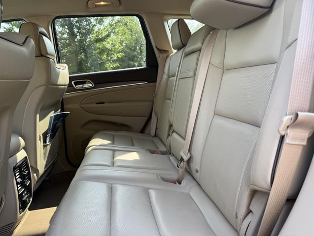 used 2015 Jeep Grand Cherokee car, priced at $16,776