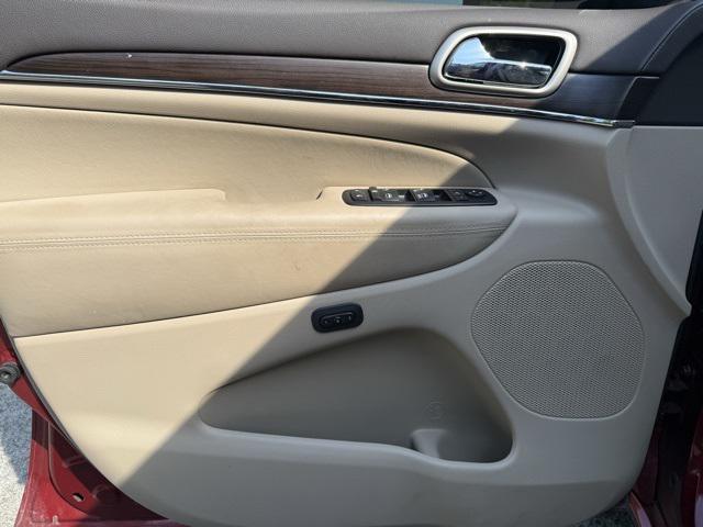 used 2015 Jeep Grand Cherokee car, priced at $16,776