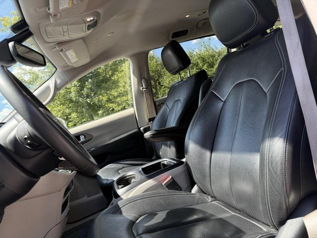 used 2022 Chrysler Pacifica Hybrid car, priced at $22,976