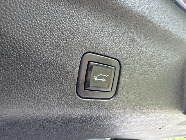 used 2021 GMC Yukon car, priced at $40,977