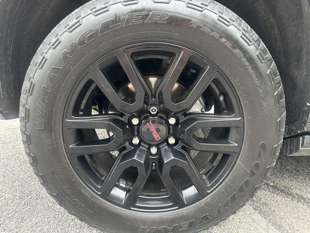used 2021 GMC Yukon car, priced at $40,977