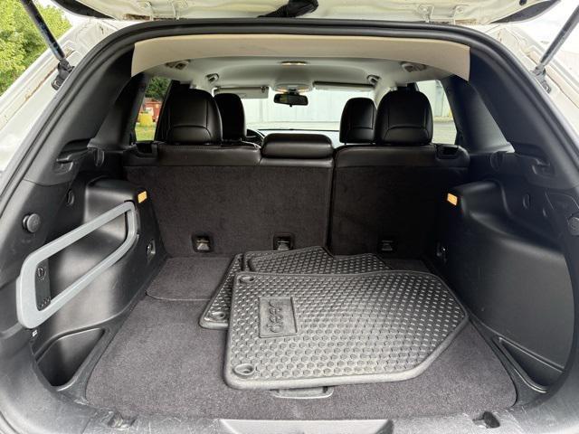 used 2015 Jeep Cherokee car, priced at $10,976