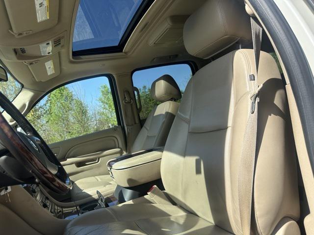 used 2014 Cadillac Escalade ESV car, priced at $14,977