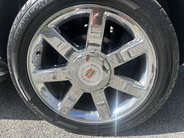 used 2014 Cadillac Escalade ESV car, priced at $14,977