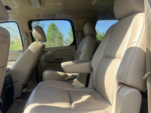 used 2014 Cadillac Escalade ESV car, priced at $14,977