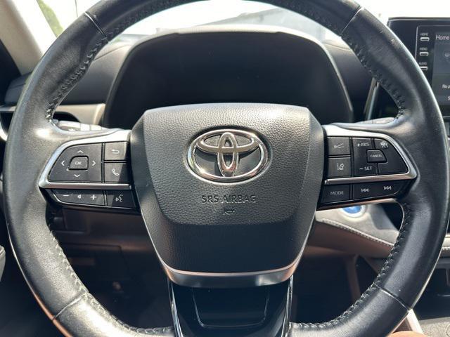 used 2021 Toyota Highlander Hybrid car, priced at $26,776