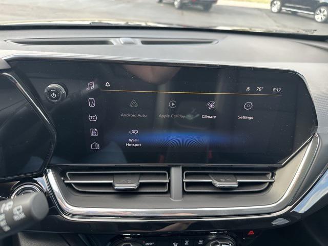 new 2025 Chevrolet Trax car