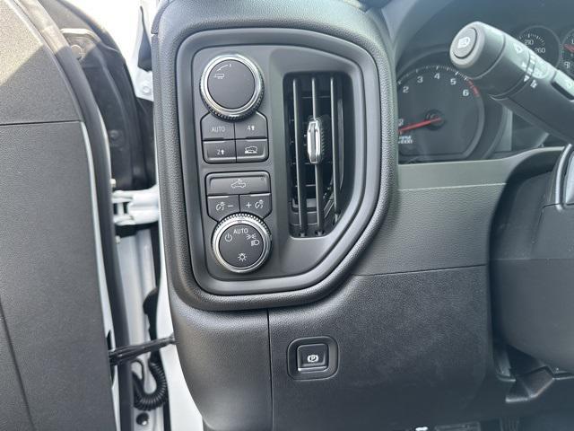 new 2025 GMC Sierra 1500 car, priced at $47,395