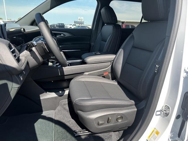 new 2026 Chevrolet Traverse car, priced at $43,525