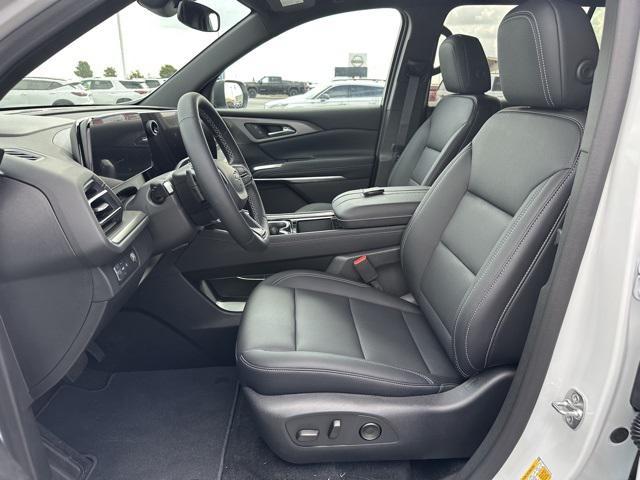 new 2025 Chevrolet Traverse car, priced at $46,020