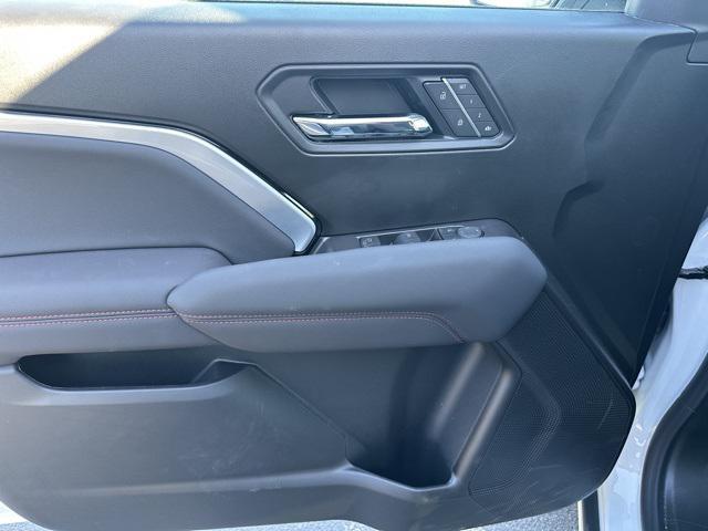 new 2025 Chevrolet Colorado car