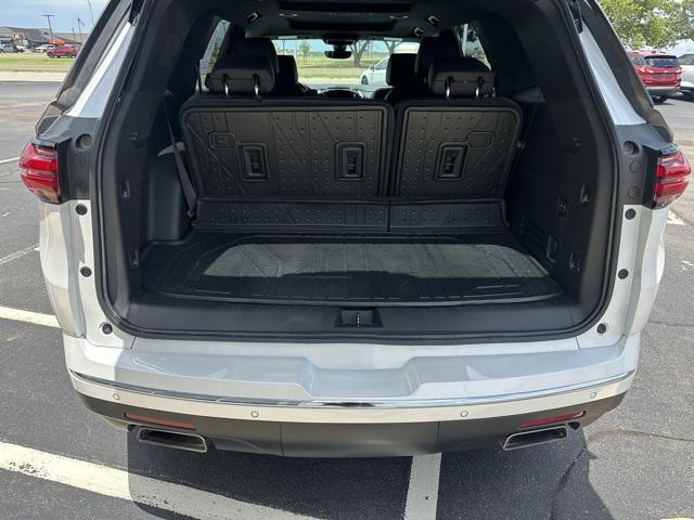 used 2022 Chevrolet Traverse car, priced at $38,826