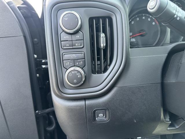 new 2025 GMC Sierra 1500 car, priced at $47,890