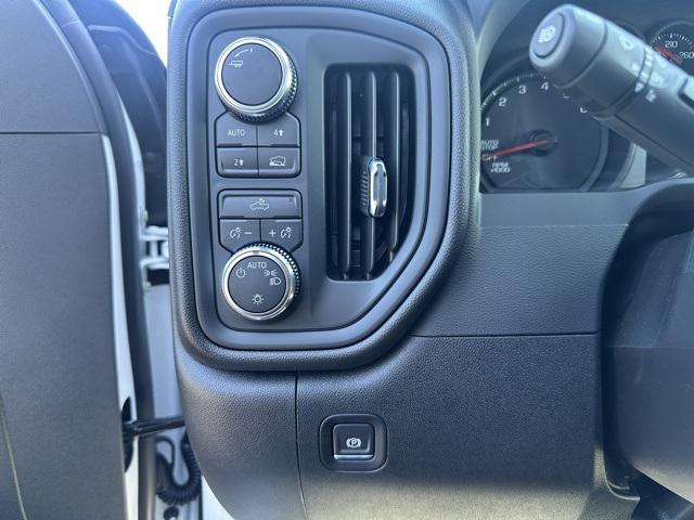 new 2025 GMC Sierra 1500 car, priced at $47,995