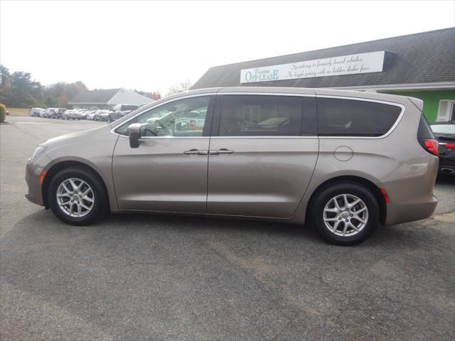 used 2017 Chrysler Pacifica car, priced at $16,499