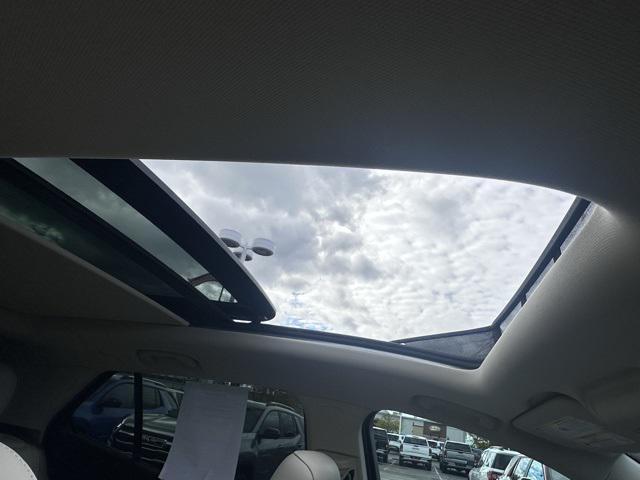 used 2023 Buick Envision car, priced at $31,498