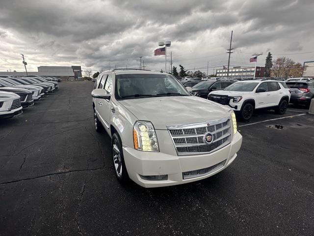 used 2014 Cadillac Escalade car, priced at $7,983