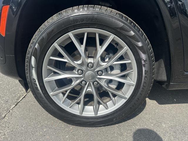 used 2022 Jeep Grand Cherokee car, priced at $39,798