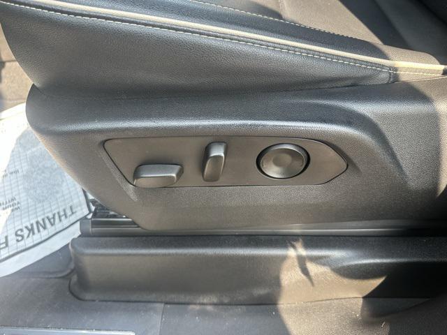 used 2023 GMC Yukon car, priced at $45,989