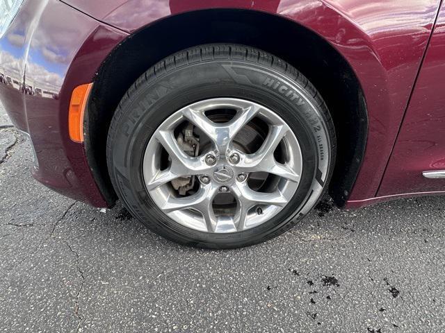 used 2018 Chrysler Pacifica car, priced at $14,498